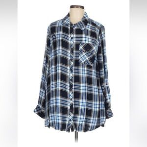 Tolani Collection Blue and White Plaid Button-Up Shirt size medium